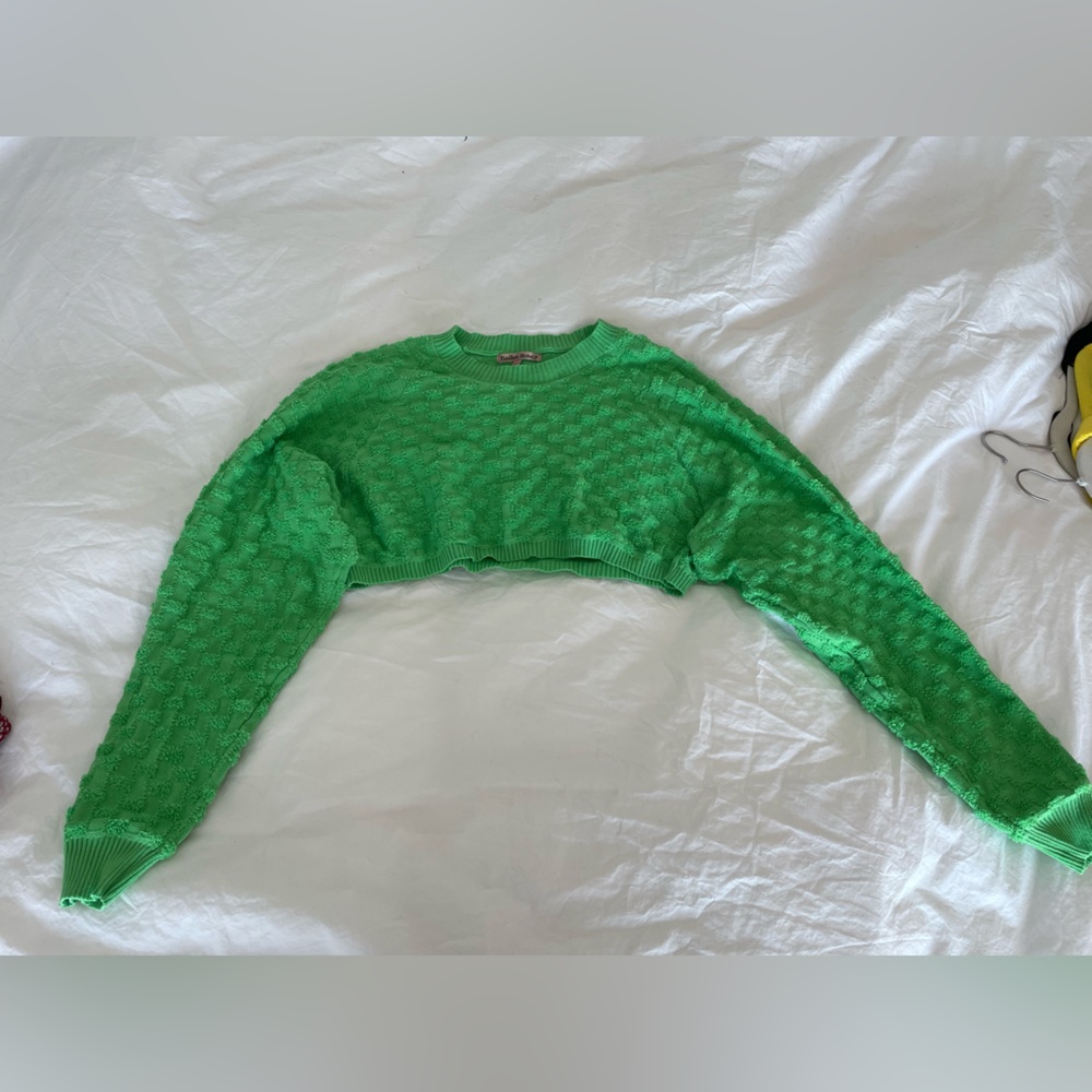 Cropped crew neck